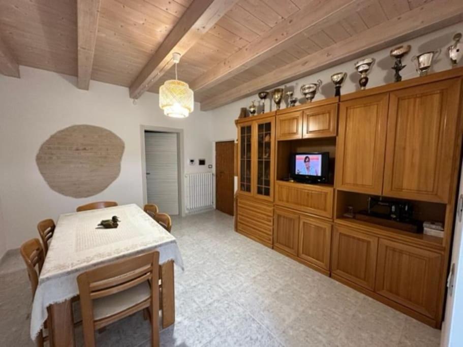 Affittacamere Il Cortile Chiaravalle Exterior photo
